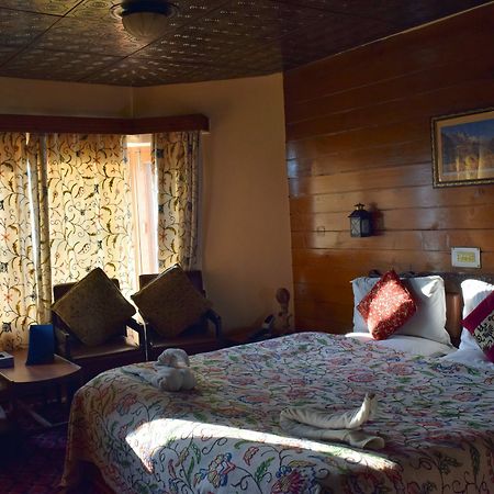 Welcome Hotel גולמארג מראה חיצוני תמונה
